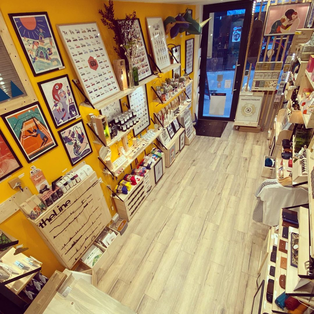 Photo by Sacrés Français ! in Sacrés Français with @papi.lili, @les_petits_frenchies, @bigcitylifenantes, @nanteshype, @walleditions, @samo_paris, @hellotheline, @oranatrikovna, @petitscommerces, @lesdemoisellesdelair, @le_bonbon_nantes, @captainefringant, @lamajoretteamoustache, @laboiteameuh, @petitfutenantes, @mokmokceramic, @larmorie_fr, @petitfuteloireatlantique, and @wearepieceandlove.