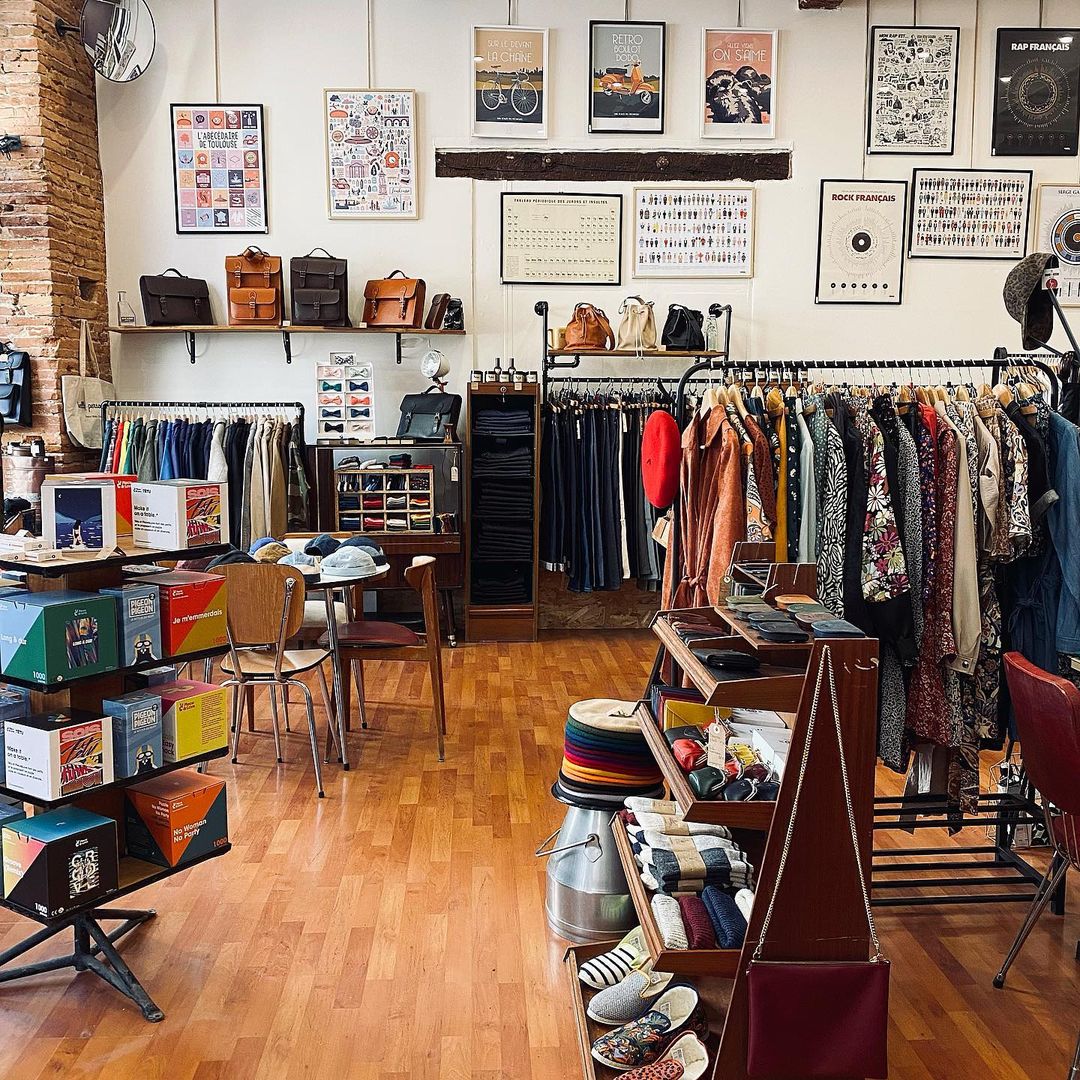 Photo by Les Traits Français in Toulouse, France with @lennybparis, @1083borneinfrance, @daodavy, @lapantoufleapepere, @laulhere_france, @lecoqenpap, @archiduchessefrance, @lamajoretteamoustache, @frandi_madeinfrance, @la_loutre_com, @marillonthebeef, @miaraka.france, @maisonizard, @valetdepique.fr, @raphaelle.germain, @lepigeonpigeon, @les_traits_francais, and @wearepieceandlove. May be an image of indoor.