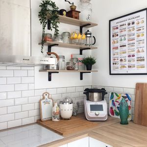 Photo shared by Cadette | decoration et DIY on March 12, 2021 tagging @bodum, @ikeafrance, @lidlfrance, @lamajoretteamoustache, and @smeg_france. May be an image of kitchen.