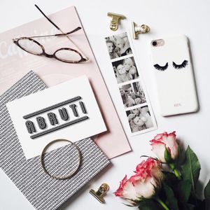 Photo by LA MAJORETTE À MOUSTACHE on October 18, 2018. May be an image of 5 people, jewelry and text that says 'Twm HFG ABRUTI'.